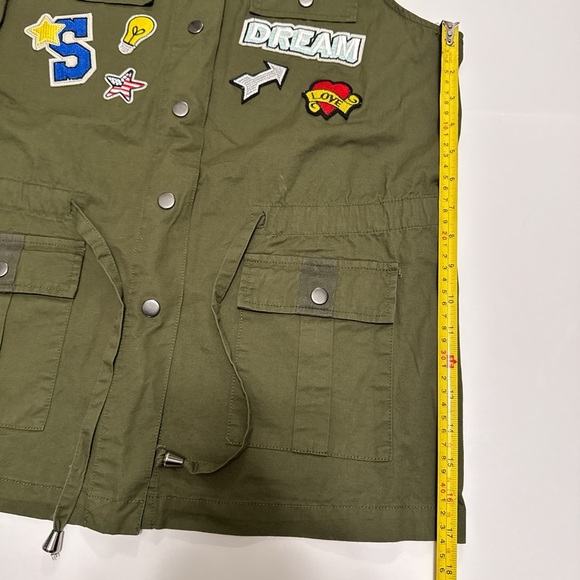 NWT Romeo & Juliet Hooded Cargo Patch Work Khaki Vest Sizes M - Picture 7 of 8